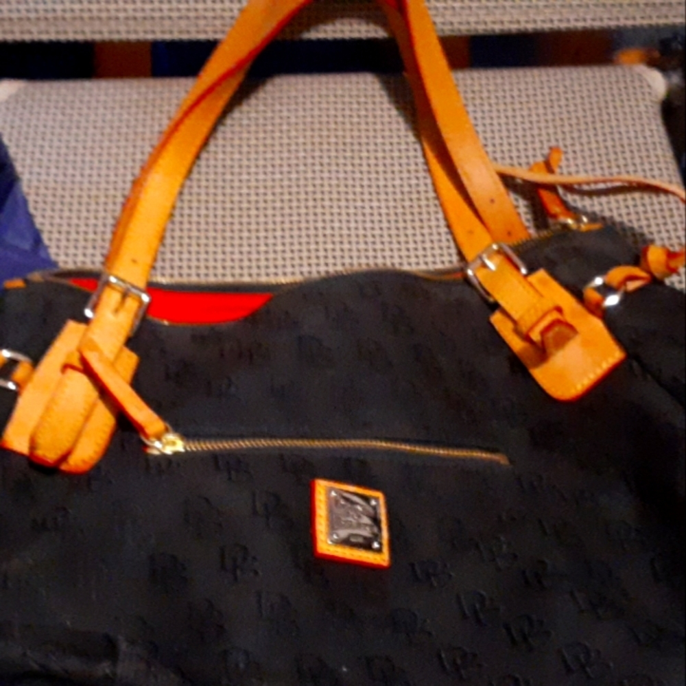 Dooney&bourke purse